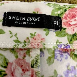 shein curve blouse 1xl fits like XL